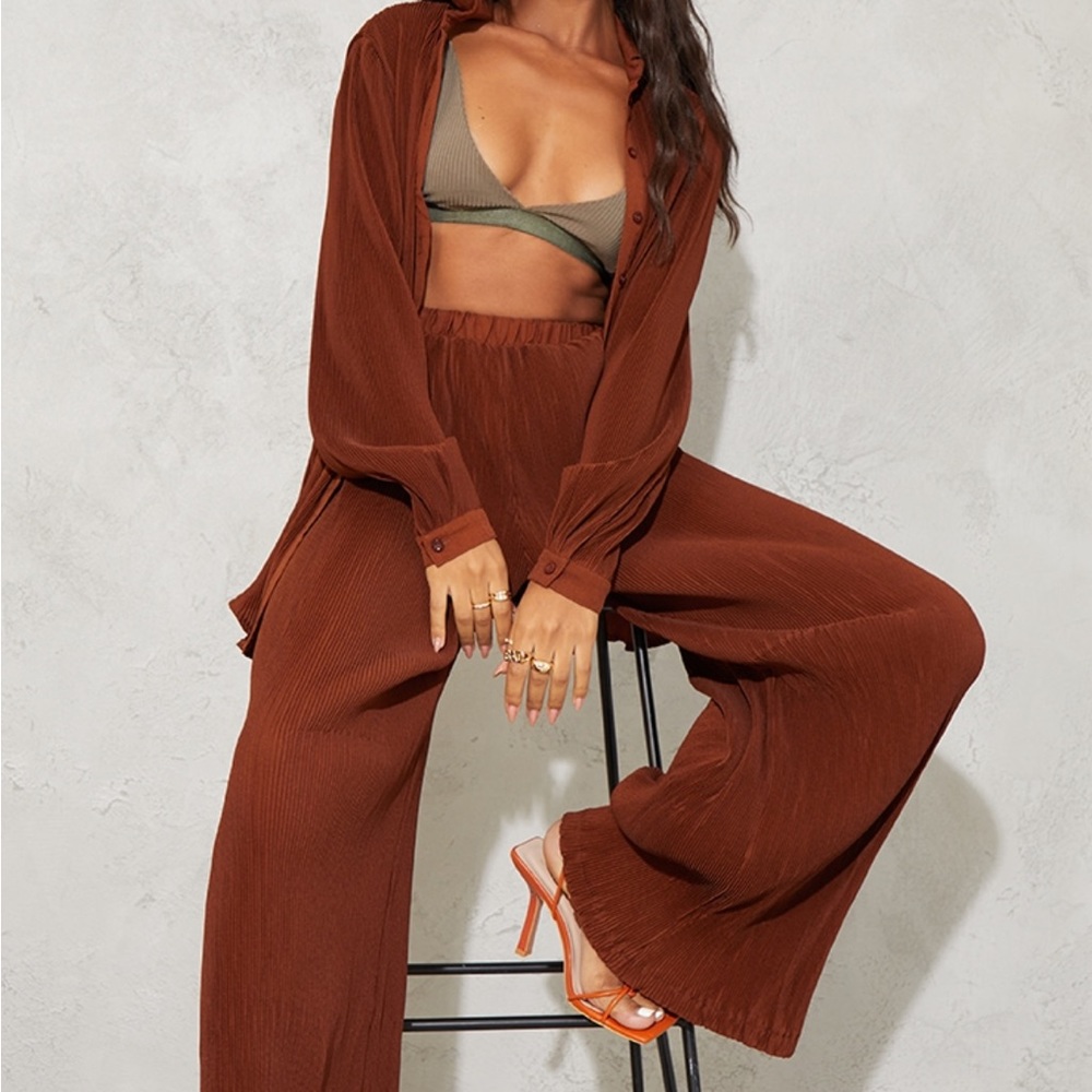 Petite chocolate plisse high waisted pant and cuff detail shirt(oversized)